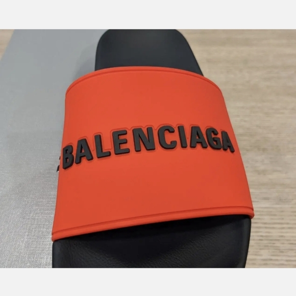 Mens Balenciaga Embossed Logo Pool Slides Sandals Black/Red - Picture 3 of 6